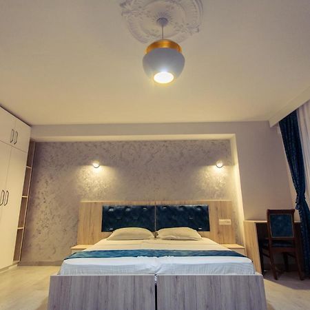 City Hotel Ferizaj Ngoại thất bức ảnh