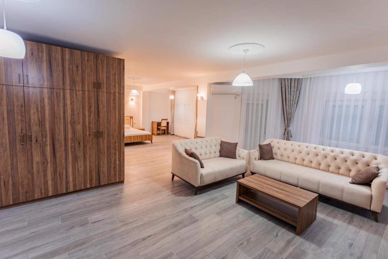 City Hotel Ferizaj Ngoại thất bức ảnh